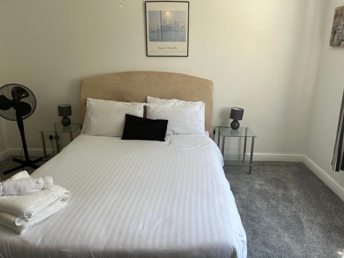 Bed and Breakfast Sleepneat à Ascot  Extérieur photo