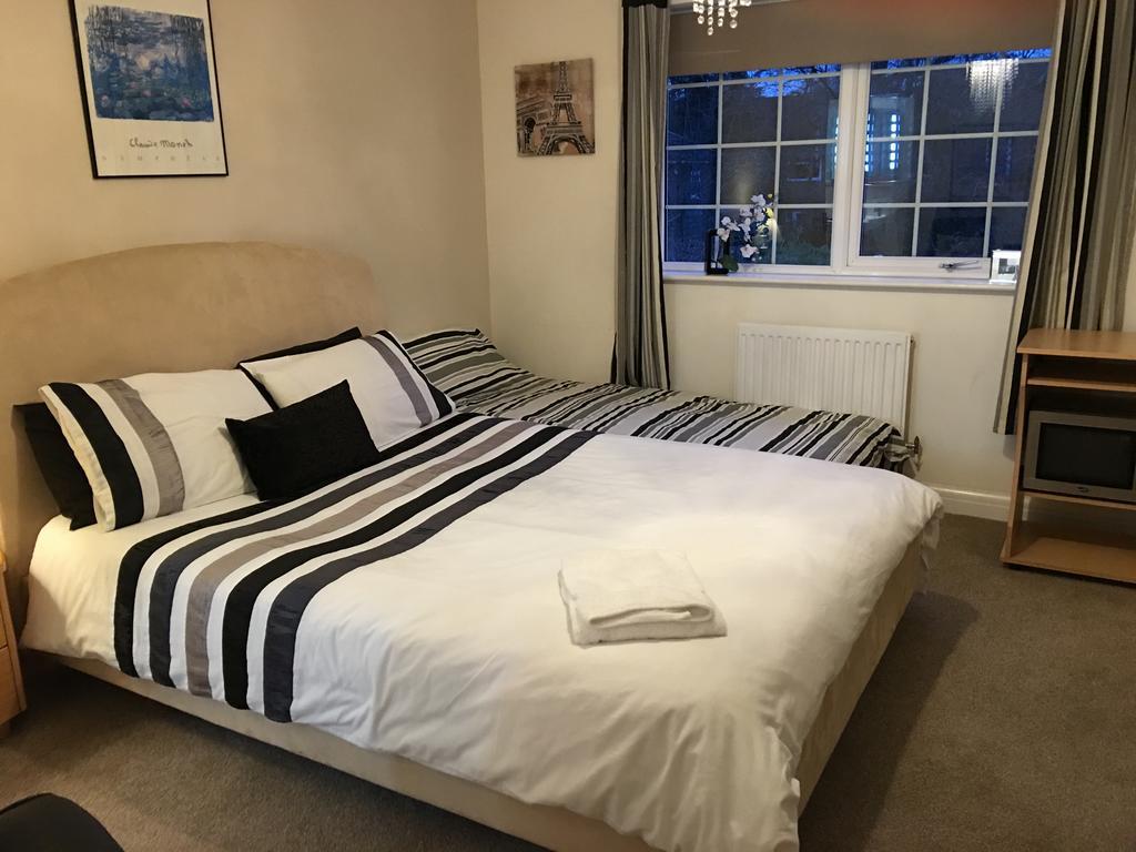 Bed and Breakfast Sleepneat à Ascot  Chambre photo