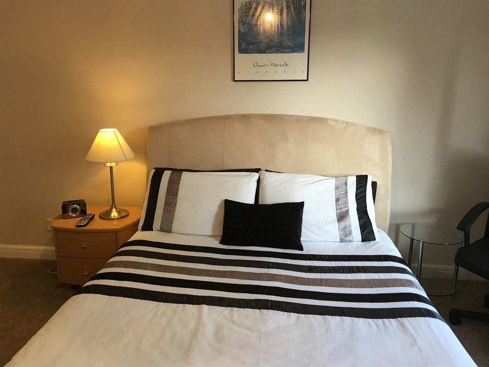 Bed and Breakfast Sleepneat à Ascot  Extérieur photo